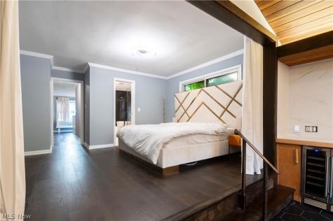 26314 N Woodland Road Beachwood OH 44122