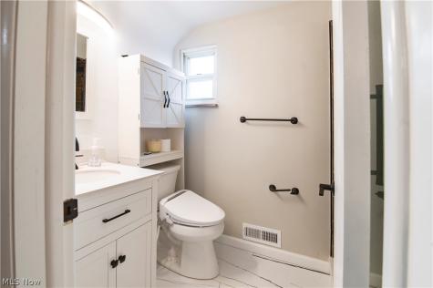 26314 N Woodland Road Beachwood OH 44122
