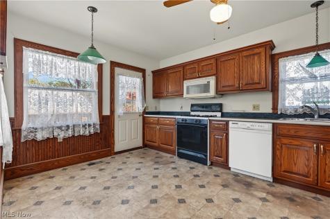 32 Hawk Avenue Akron OH 44312