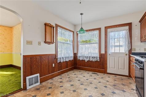 32 Hawk Avenue Akron OH 44312