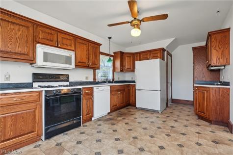 32 Hawk Avenue Akron OH 44312