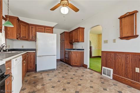 32 Hawk Avenue Akron OH 44312