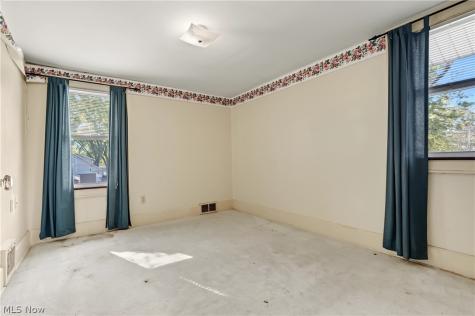 32 Hawk Avenue Akron OH 44312