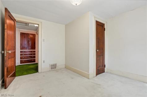 32 Hawk Avenue Akron OH 44312