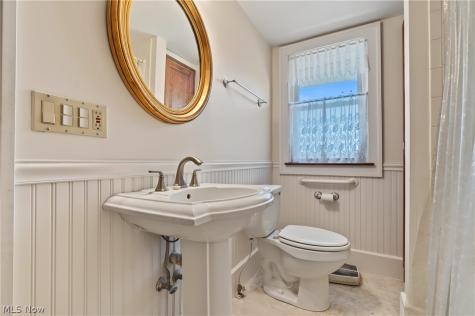 32 Hawk Avenue Akron OH 44312