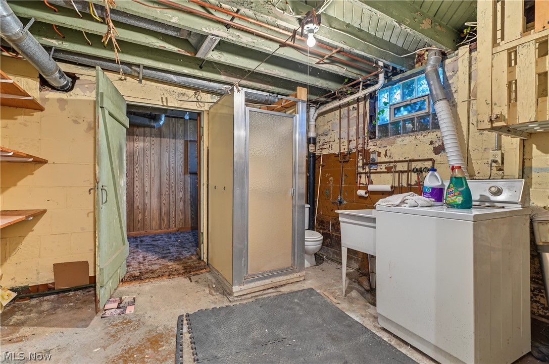 32 Hawk Avenue Akron OH 44312