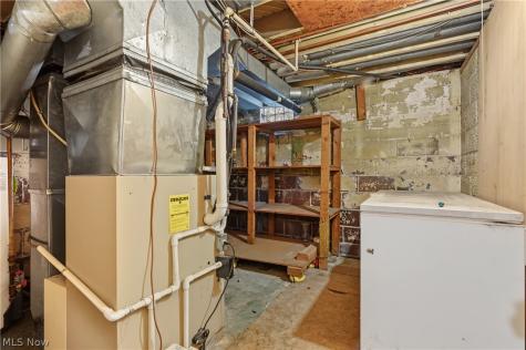 32 Hawk Avenue Akron OH 44312