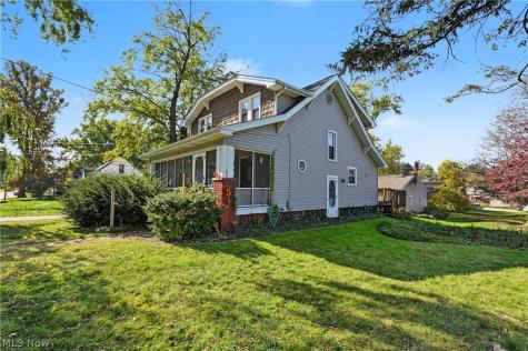 32 Hawk Avenue Akron OH 44312