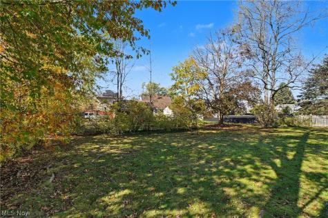 32 Hawk Avenue Akron OH 44312