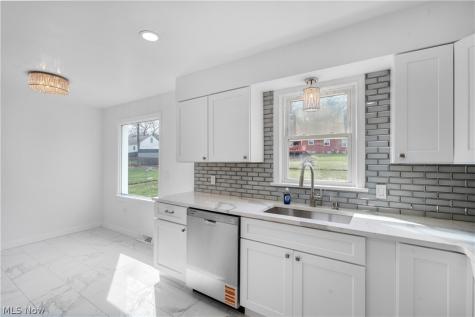 1984 S Schenley Avenue Youngstown OH 44511