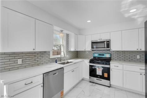 1984 S Schenley Avenue Youngstown OH 44511