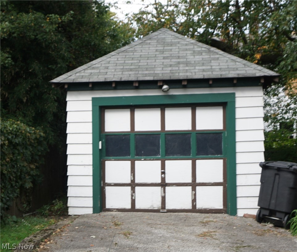 268 E 151 Street Cleveland OH 44110