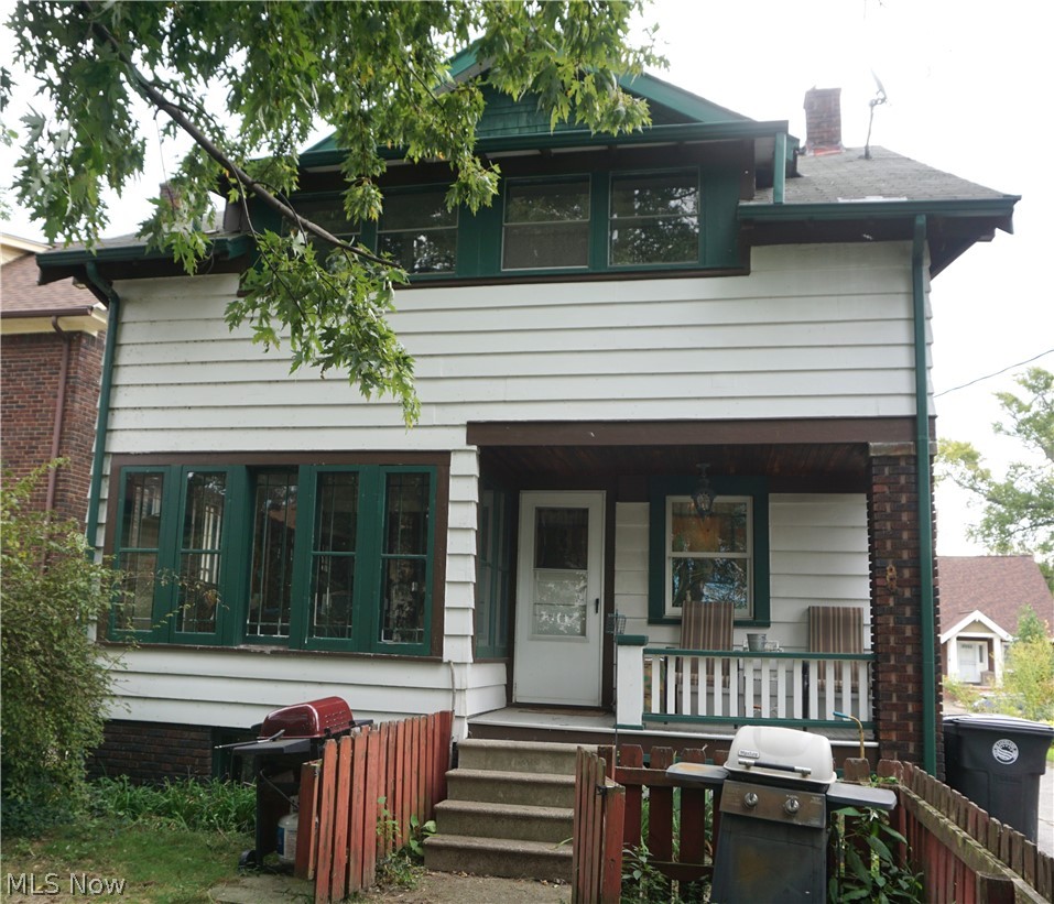 268 E 151 Street Cleveland OH 44110