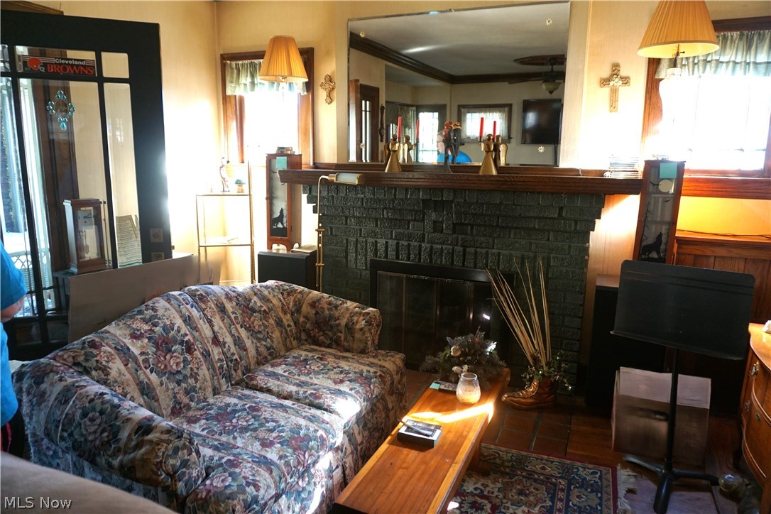 268 E 151 Street Cleveland OH 44110