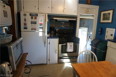 268 E 151 Street Cleveland OH 44110