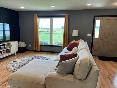 9175 Wohlgamuth Road West Salem OH 44287