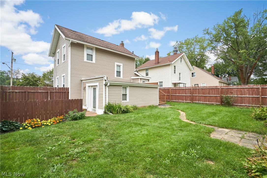 461 Newell Avenue Akron OH 44305