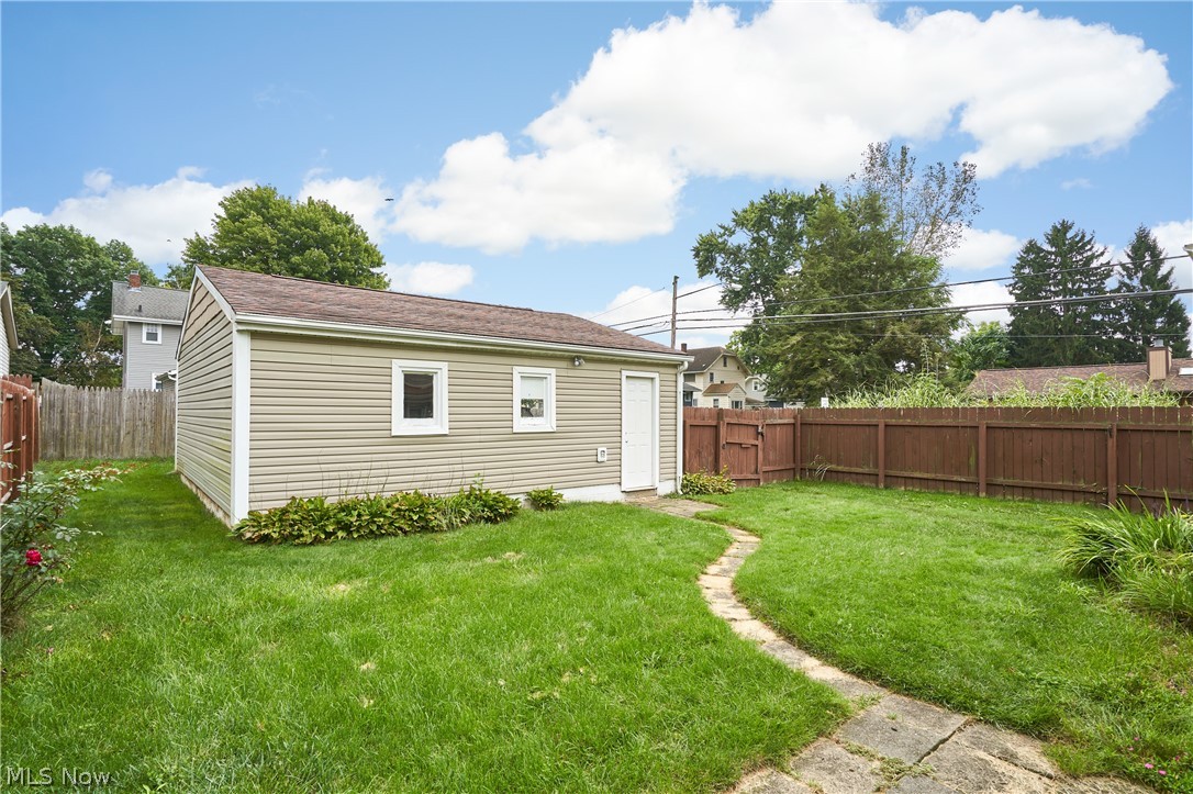 461 Newell Avenue Akron OH 44305