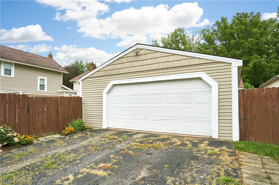 461 Newell Avenue Akron OH 44305