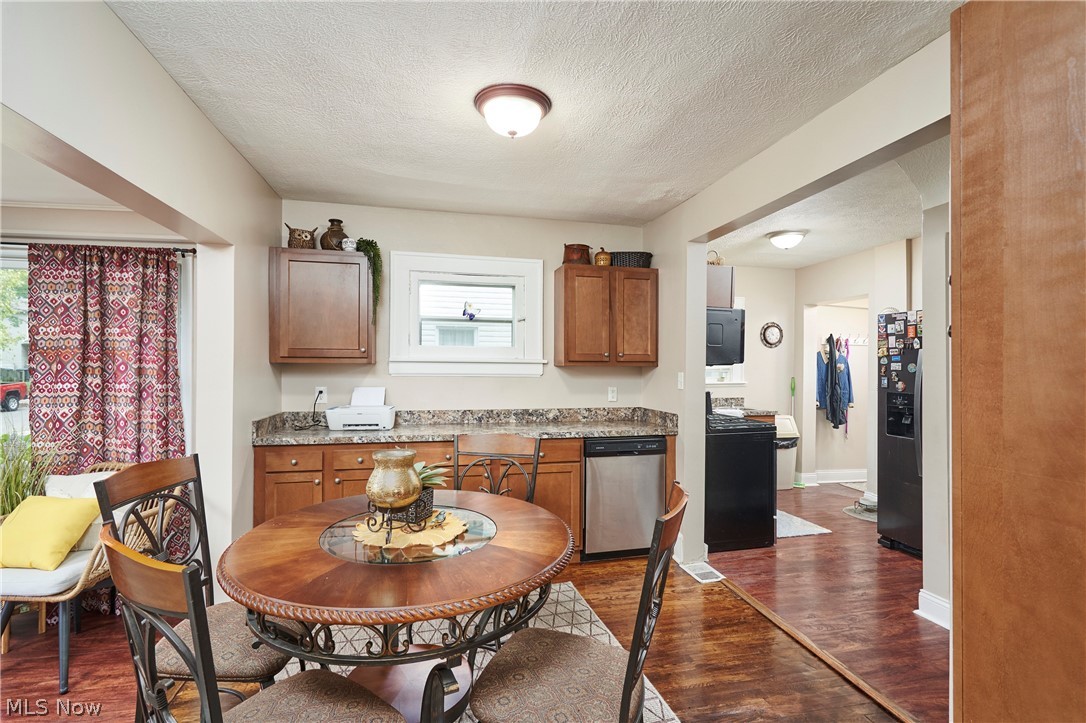 461 Newell Avenue Akron OH 44305