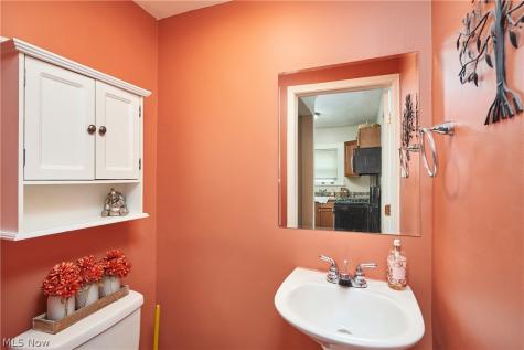461 Newell Avenue Akron OH 44305