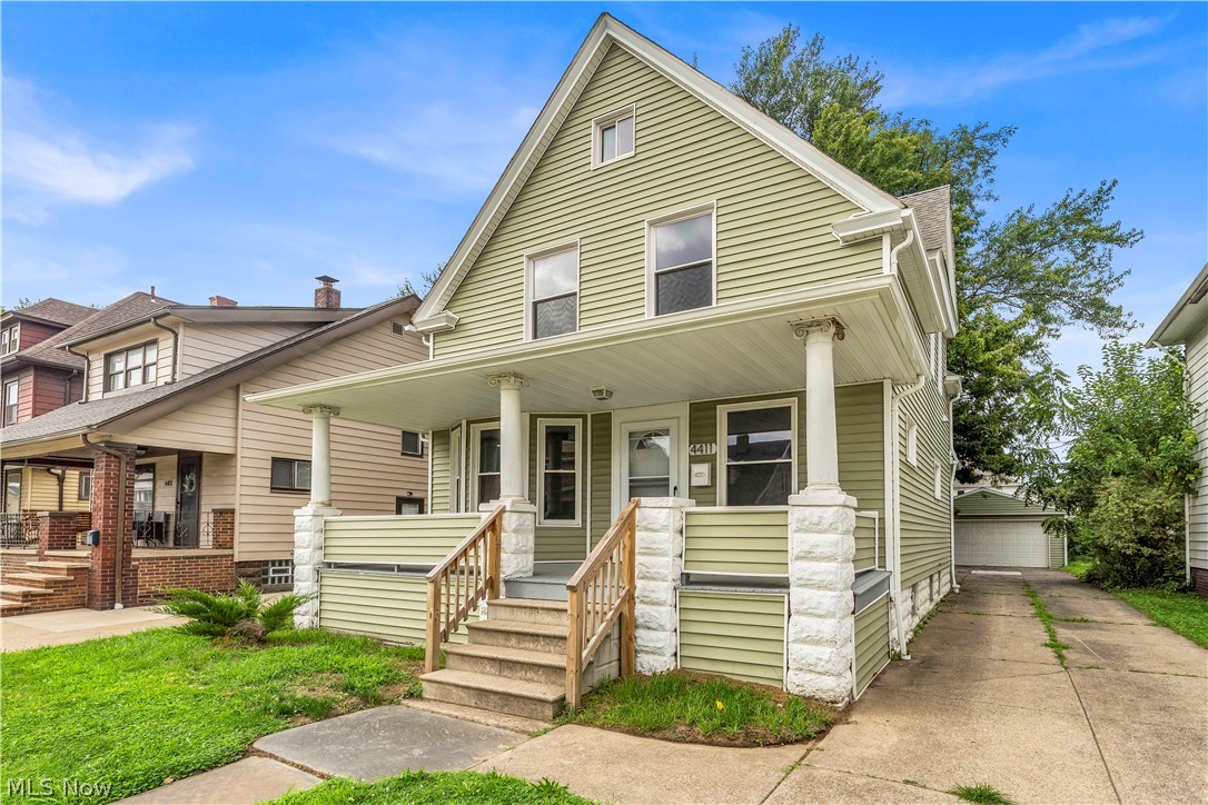 4411 Gamma Avenue Newburgh Heights OH 44105