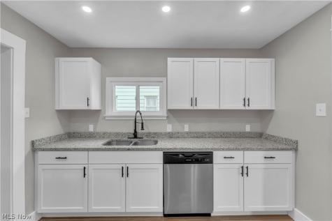 4411 Gamma Avenue Newburgh Heights OH 44105
