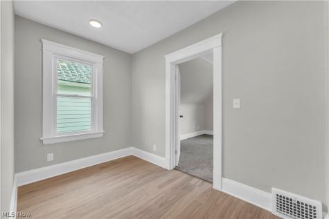 4411 Gamma Avenue Newburgh Heights OH 44105