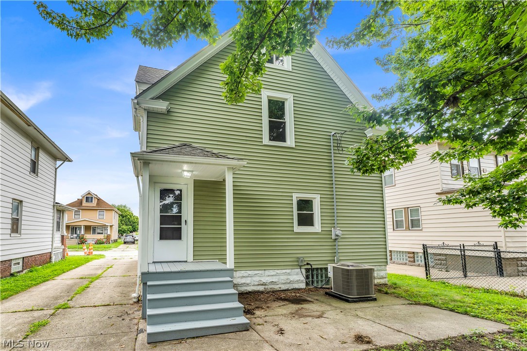 4411 Gamma Avenue Newburgh Heights OH 44105