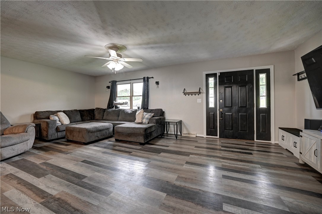 13155 State Route 226 Big Prairie OH 44611