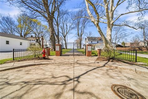 131 E 194th Street Euclid OH 44119