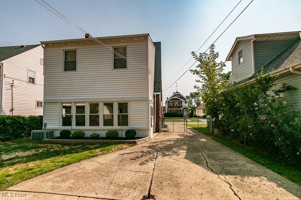 3606 W 147th Street Cleveland OH 44111