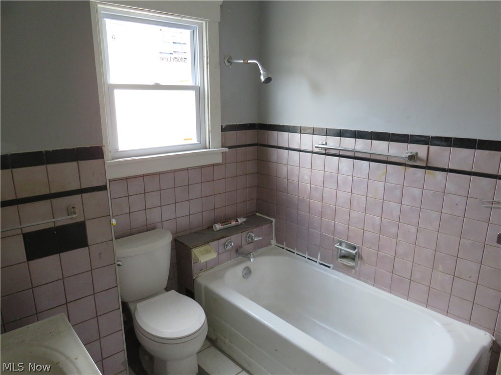 1177 E 147th Street Cleveland OH 44110