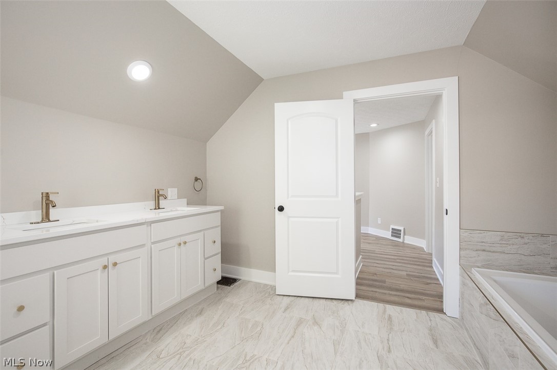 1521 Newman Avenue Lakewood OH 44107