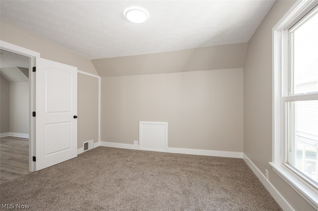 1521 Newman Avenue Lakewood OH 44107