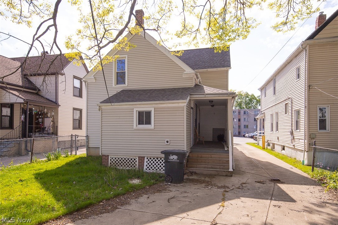 1521 Newman Avenue Lakewood OH 44107