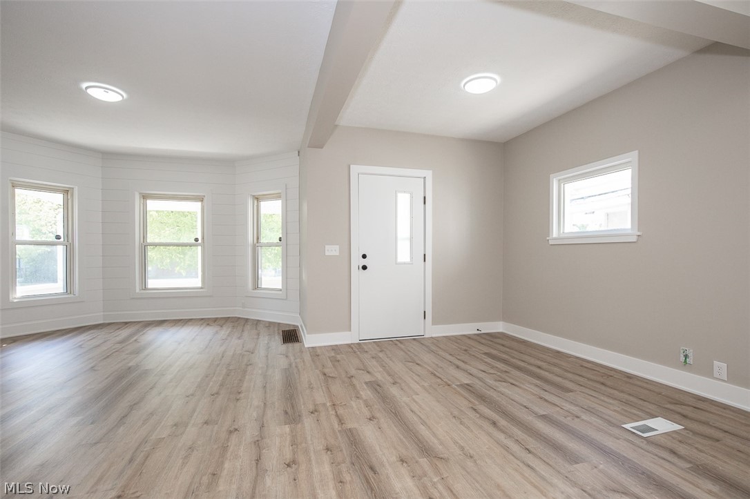 1521 Newman Avenue Lakewood OH 44107
