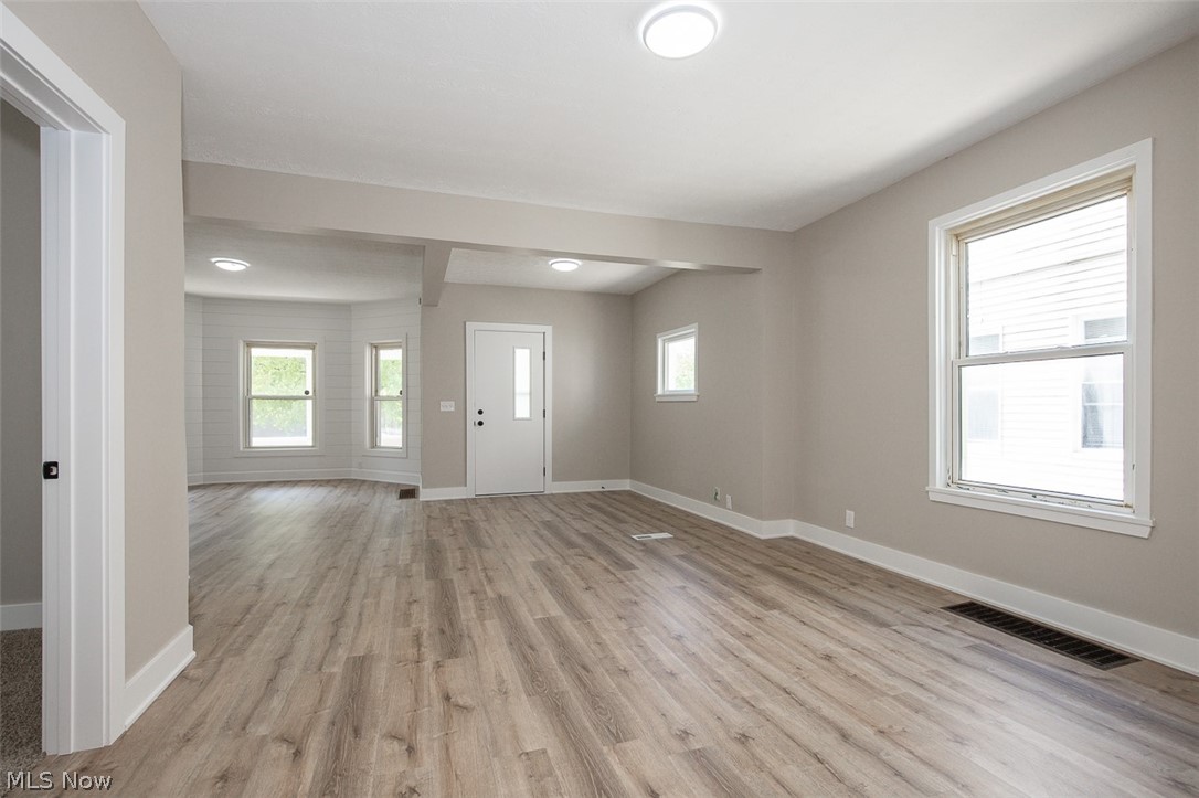 1521 Newman Avenue Lakewood OH 44107
