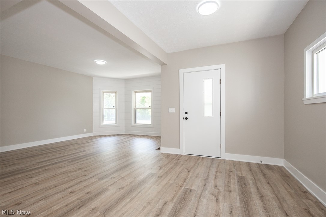 1521 Newman Avenue Lakewood OH 44107
