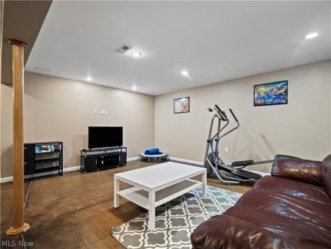 27336 Maurer Drive Olmsted Twp OH 44138