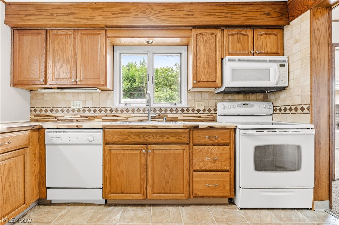 1905 Tampa Avenue Cleveland OH 44109