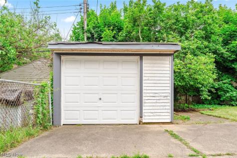 1905 Tampa Avenue Cleveland OH 44109