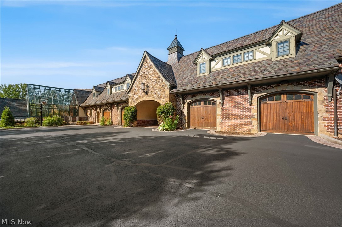 14398 County Line Road Hunting Valley OH 44022