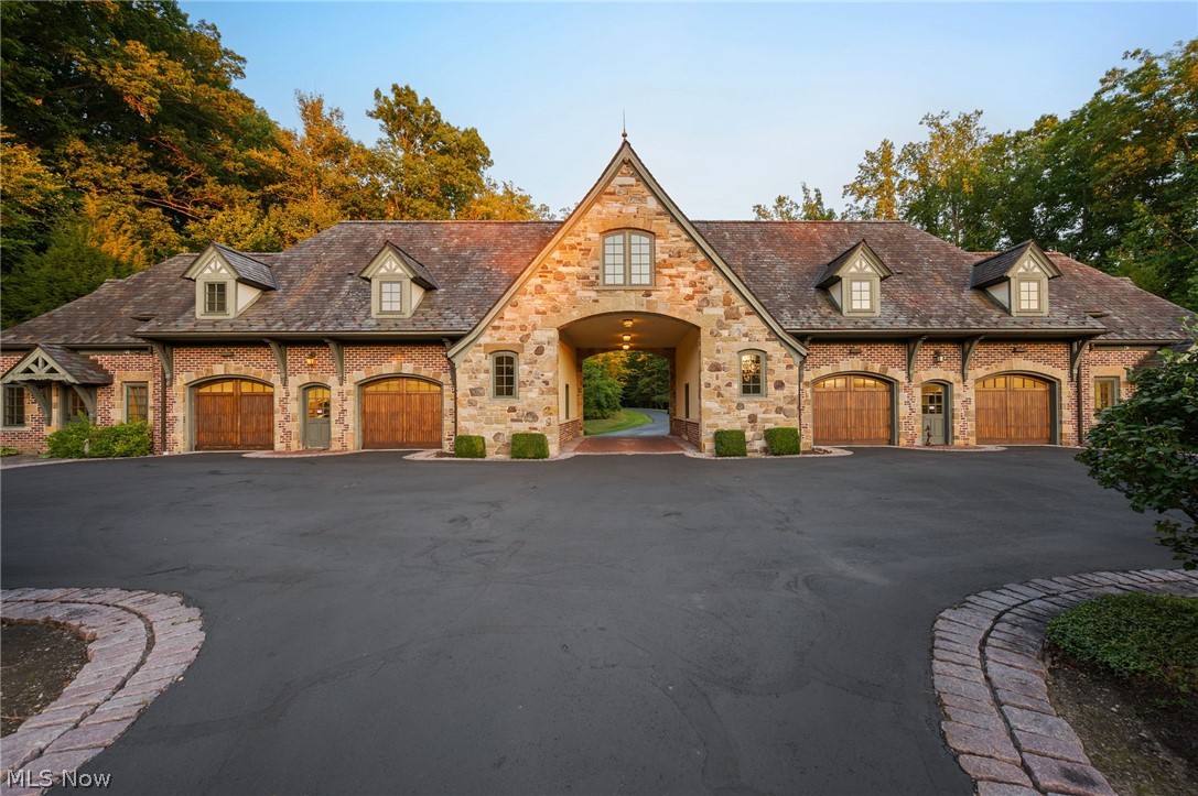 14398 County Line Road Hunting Valley OH 44022