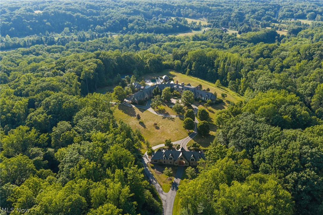 14398 County Line Road Hunting Valley OH 44022