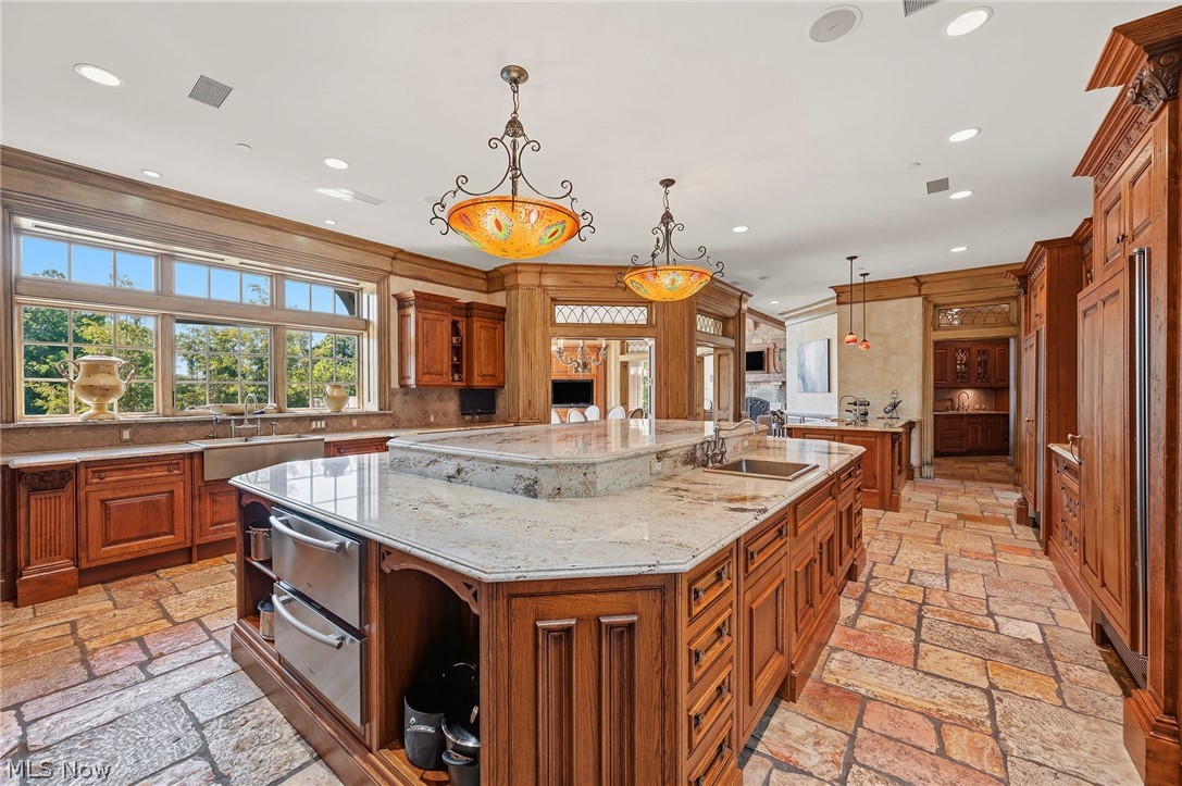14398 County Line Road Hunting Valley OH 44022