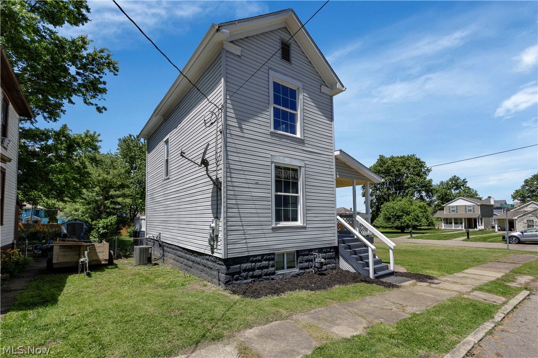 207 Columbia Street Zanesville OH 43701