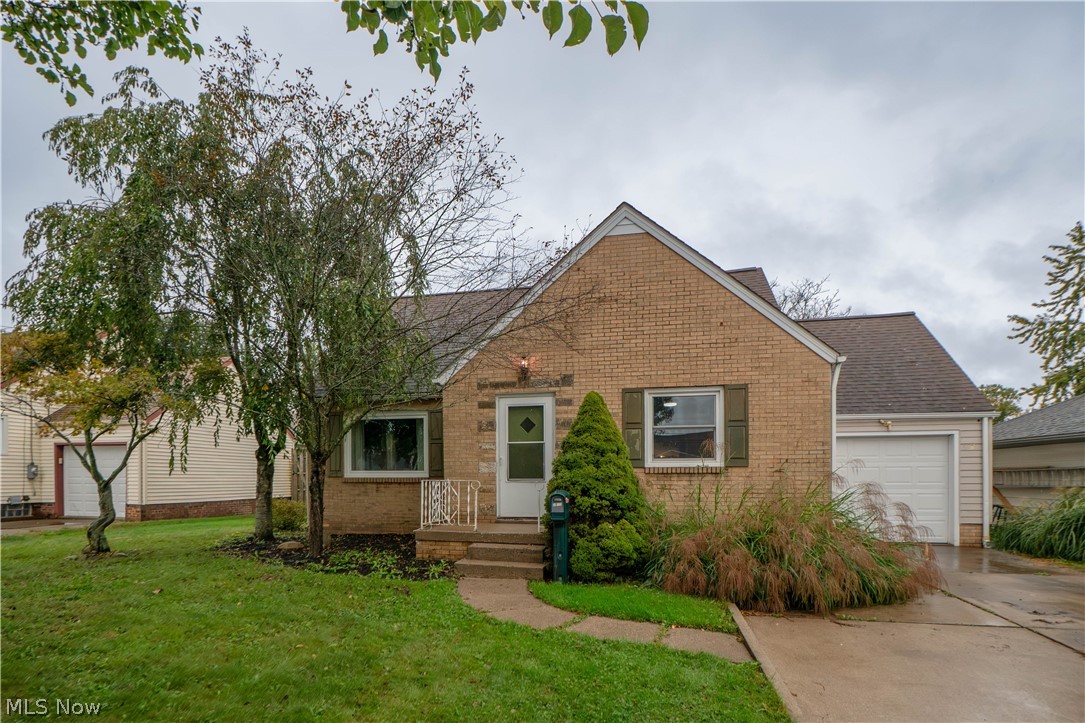 3809 Frazer Avenue NW Canton OH 44709