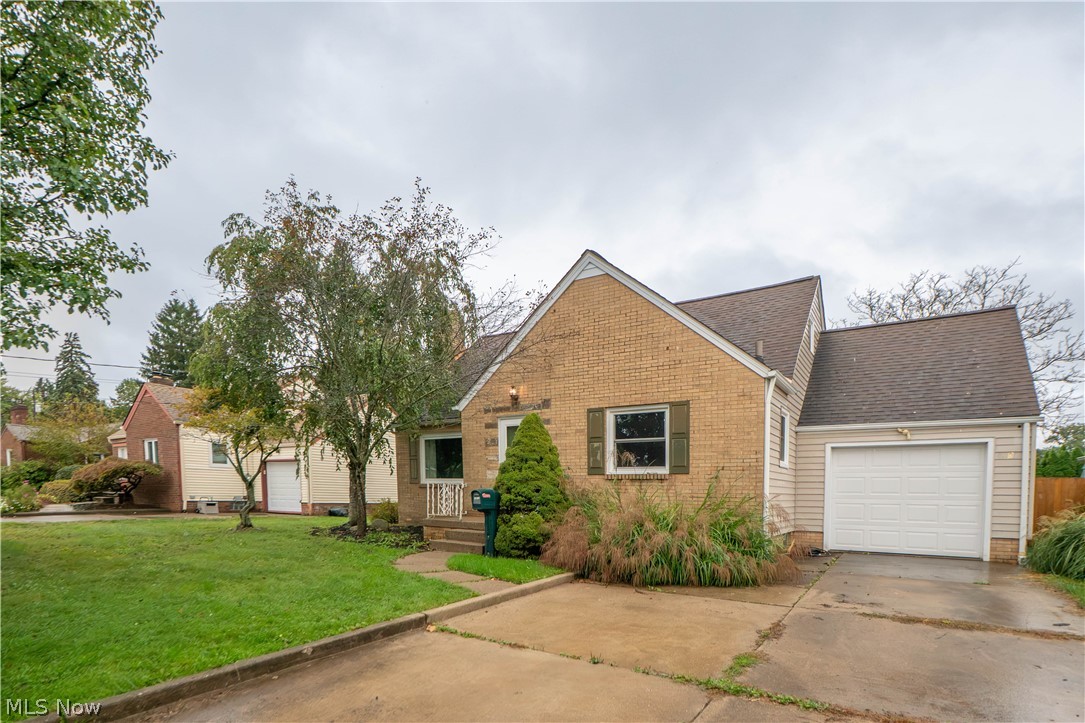 3809 Frazer Avenue NW Canton OH 44709