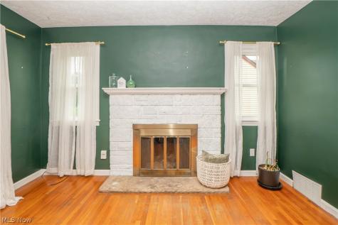 3809 Frazer Avenue NW Canton OH 44709